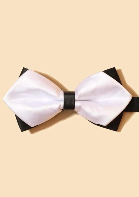 Two layered bow tie in white