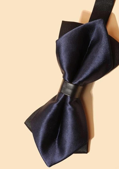 Two layered bow tie in blue