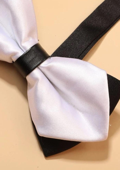 Two layered bow tie in white