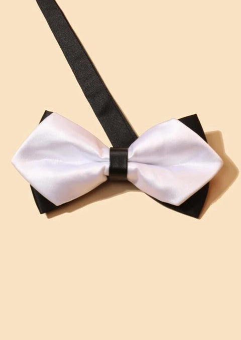 Two layered bow tie in white